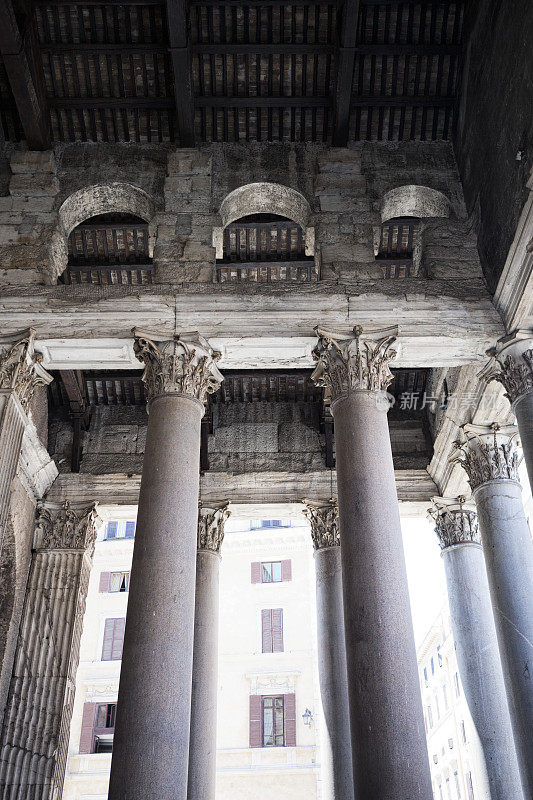 意大利罗马万神殿的柱廊