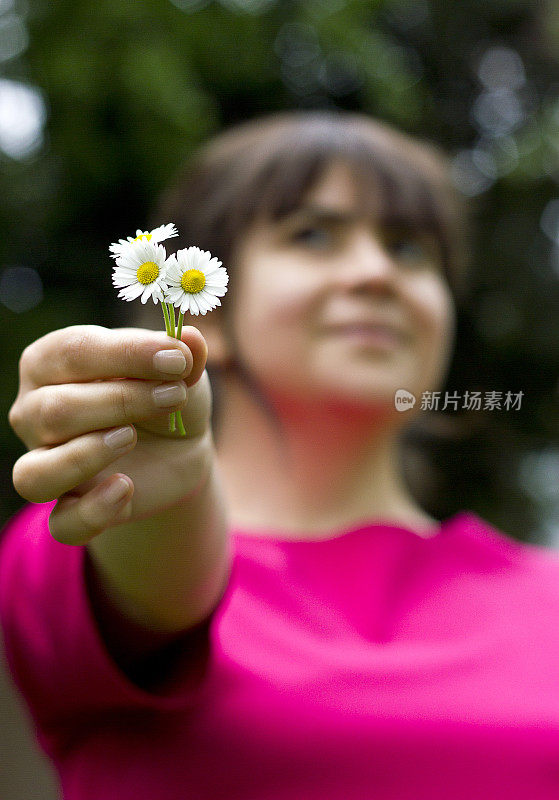 年轻的女人