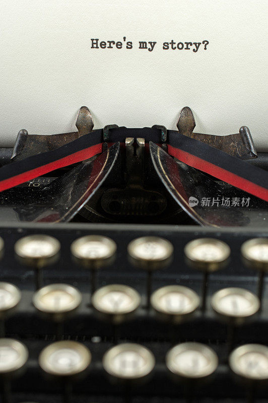 特写古董打字机，这是我的故事