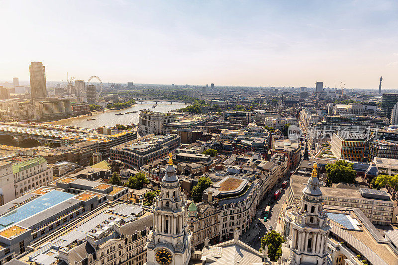 圣保罗大教堂，伦敦南部，泰晤士河和伦敦眼的空中城市景观