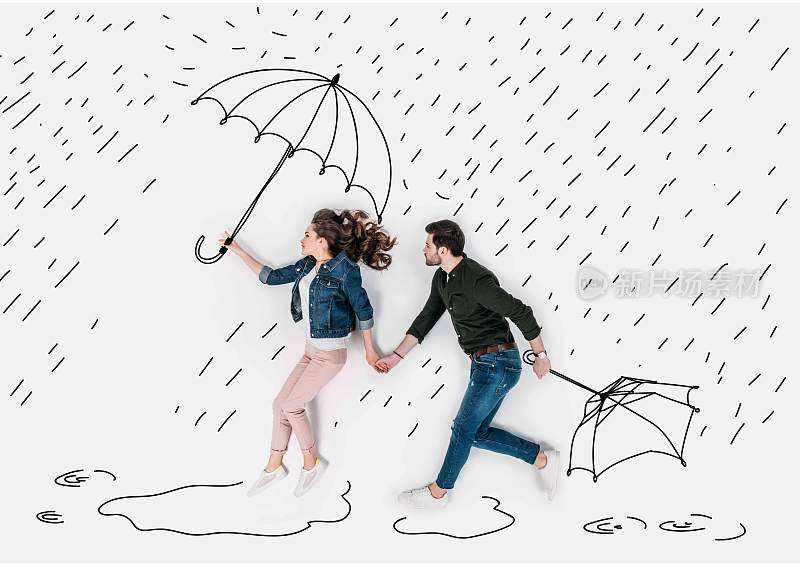 有创意的手绘拼贴画，情侣撑着伞在雨中奔跑