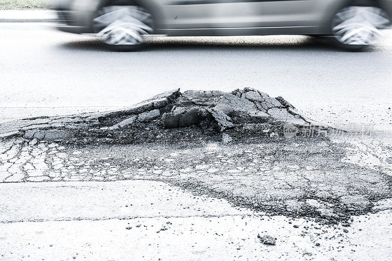 破路，过路车