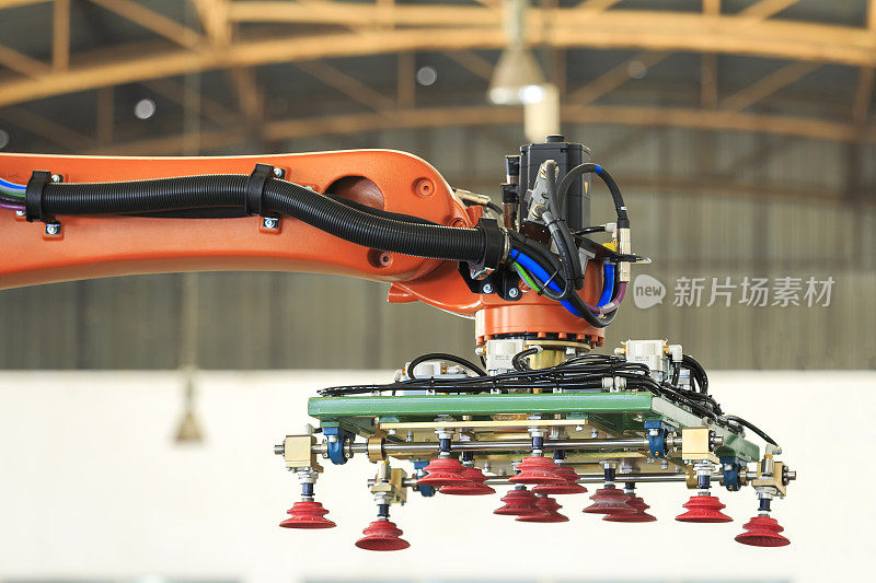 工业拾取机器人在生产线制造工厂