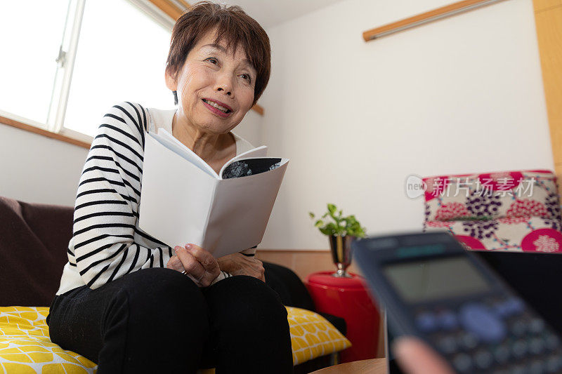 高级女性和未来规划顾问