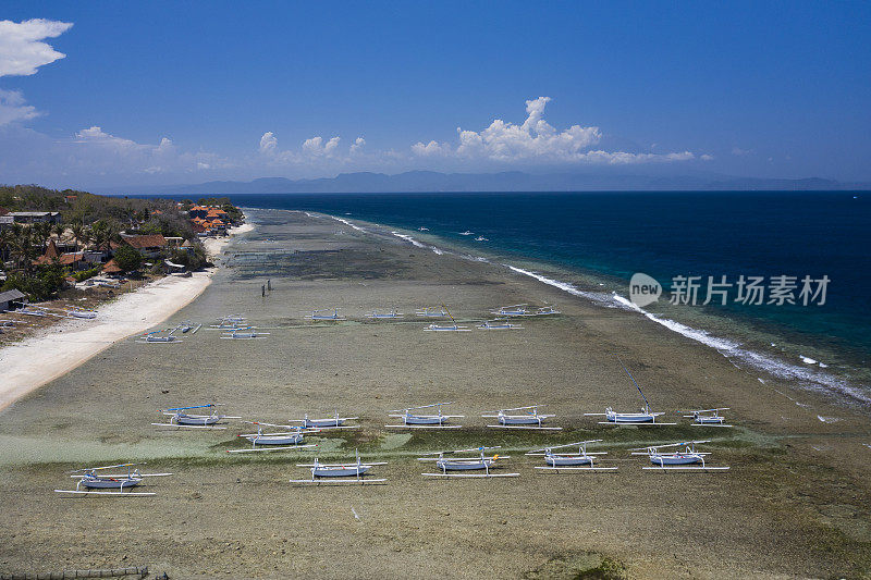 无人机拍摄的巴厘岛努沙佩尼达海岸线