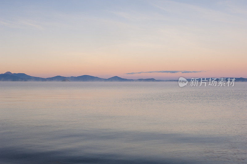 陶波湖的日出