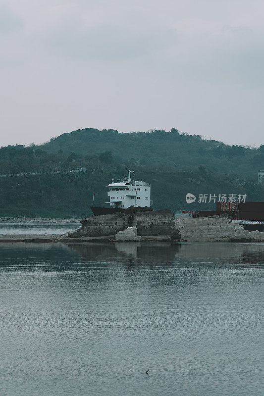 下午重庆河畔