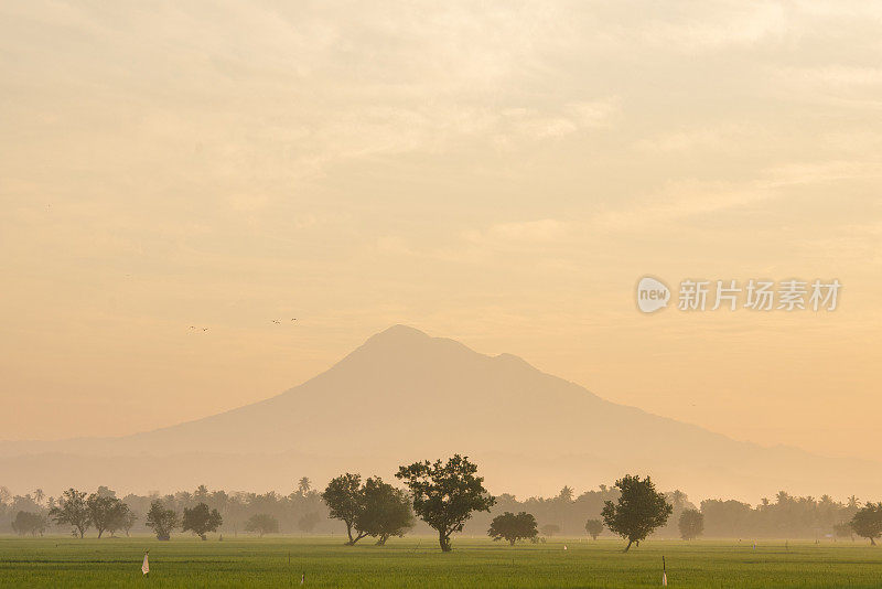 四人火山