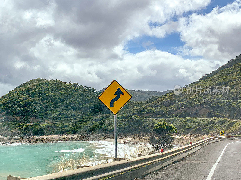 澳大利亚维多利亚州阿波罗湾的大洋路景观