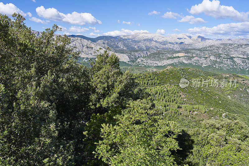 撒丁岛的超级山