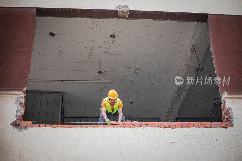 建筑工地的建筑工人，泥瓦匠