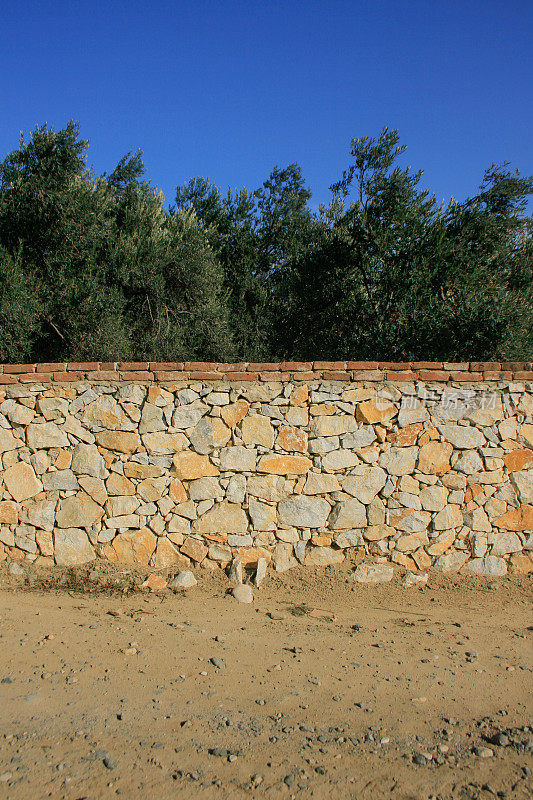 石墙与土地