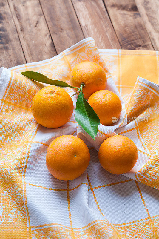 新鲜的橘子组成