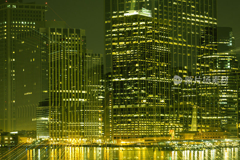 灯光照亮的纽约市建筑物的模糊抽象画。