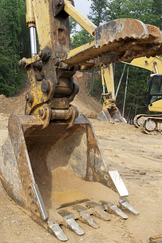 建筑地盘的挖土机(XXL)