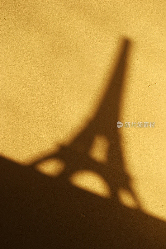 埃菲尔铁塔的影子