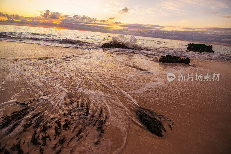 百慕大海滩上的日出