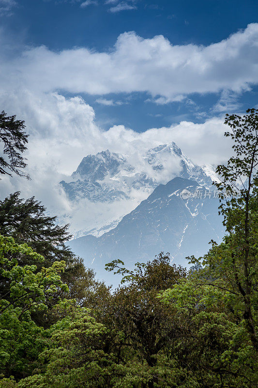 安娜普纳穿越和景观，喜马拉雅，尼泊尔