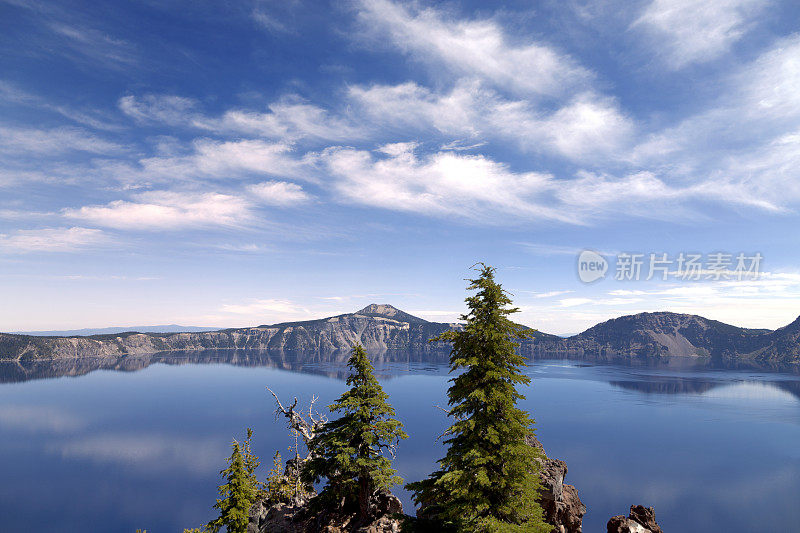 火山口湖是美国最深的湖