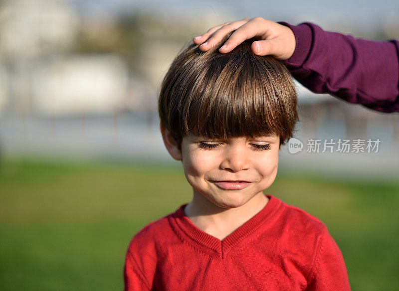 小男孩肖像