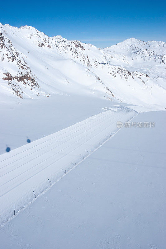 雪山和冰雪赛道