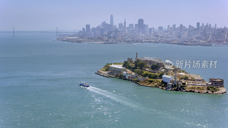 旧金山湾和恶魔岛的鸟瞰图