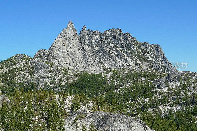 普鲁士峰，迷人的湖泊步道