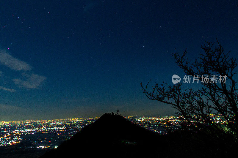 日本茨城县筑波山的夜景