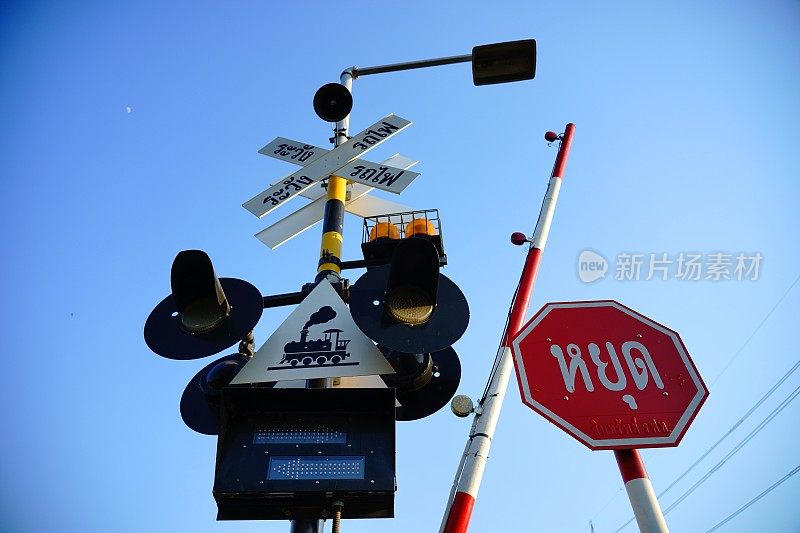 铁路十字路口的标志