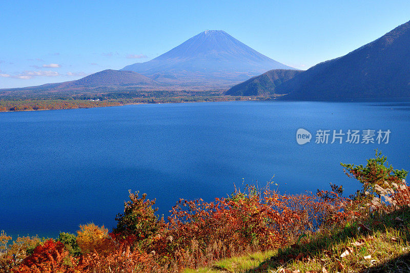 富士五湖秋叶色:元津湖