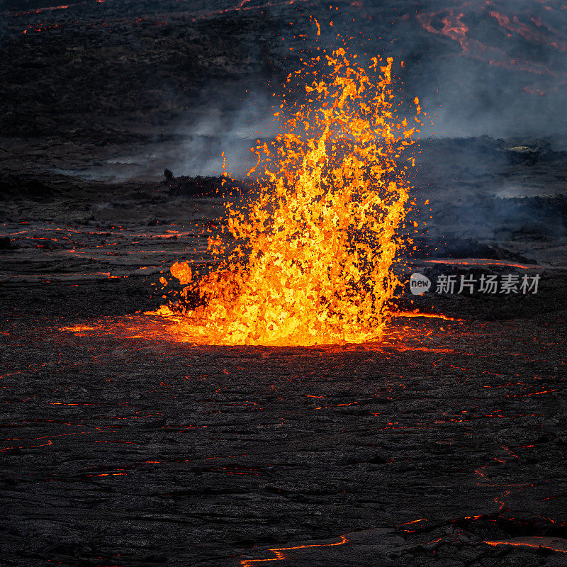 冰岛fagradalsjall火山的熔岩喷泉