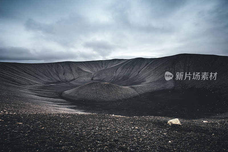 冰岛的赫弗哈尔火山口