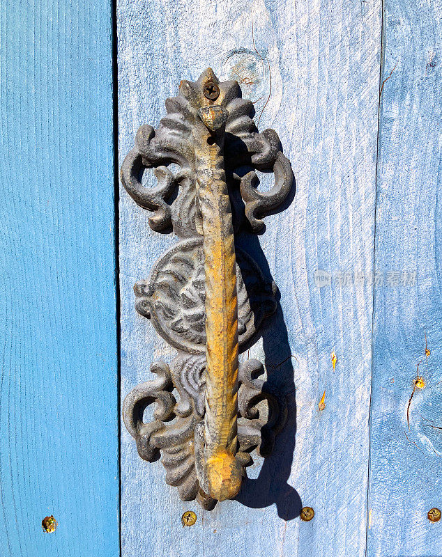 圣达菲风格:阳光花式古董门拉上绿松石门