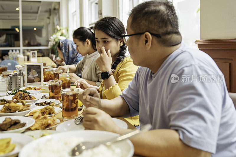 大家庭一起吃印尼饭