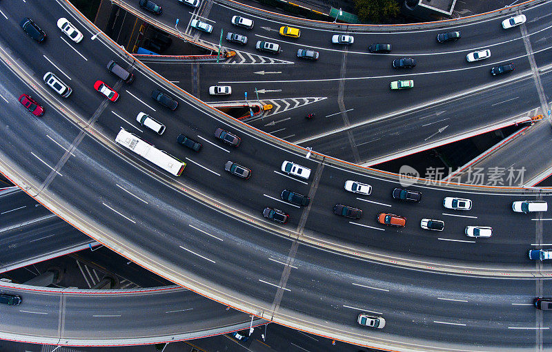 上海高速公路上的交通