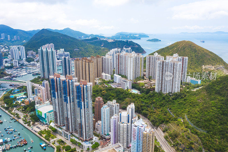 鸟瞰香港仔及鸭脷洲的住宅小区