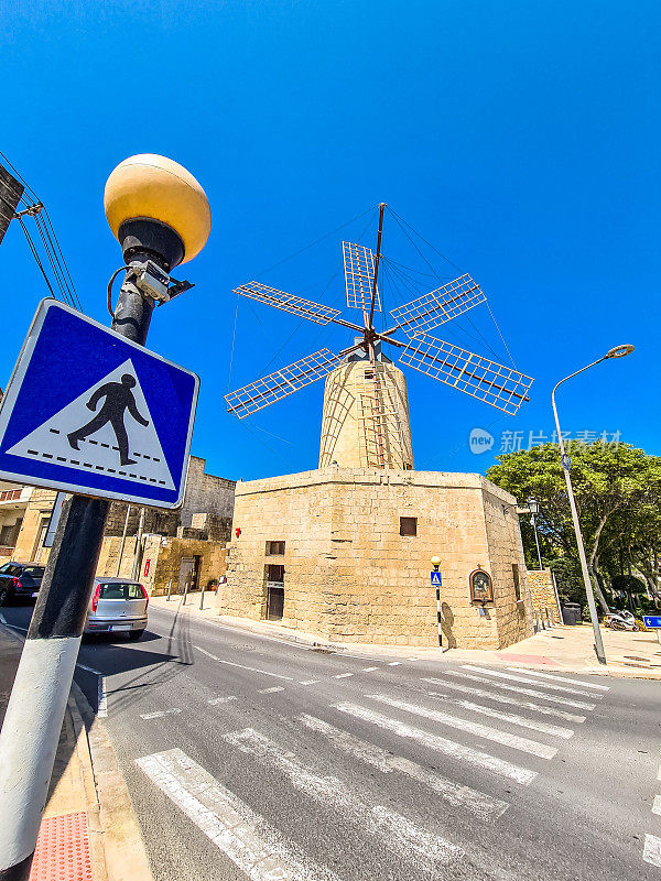 马耳他群岛戈佐岛上的风车