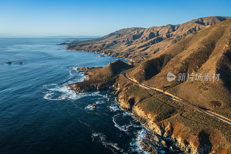 航拍大苏尔州立公园海岸在一个阳光明媚的日子