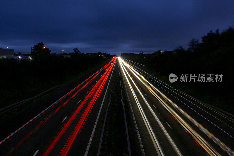 高速公路上的超速信号灯