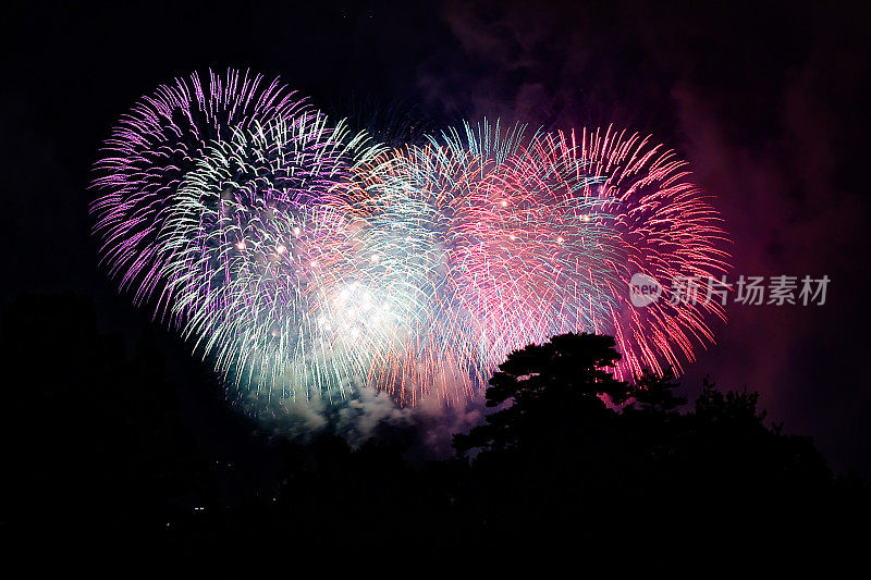 烟花在长冈