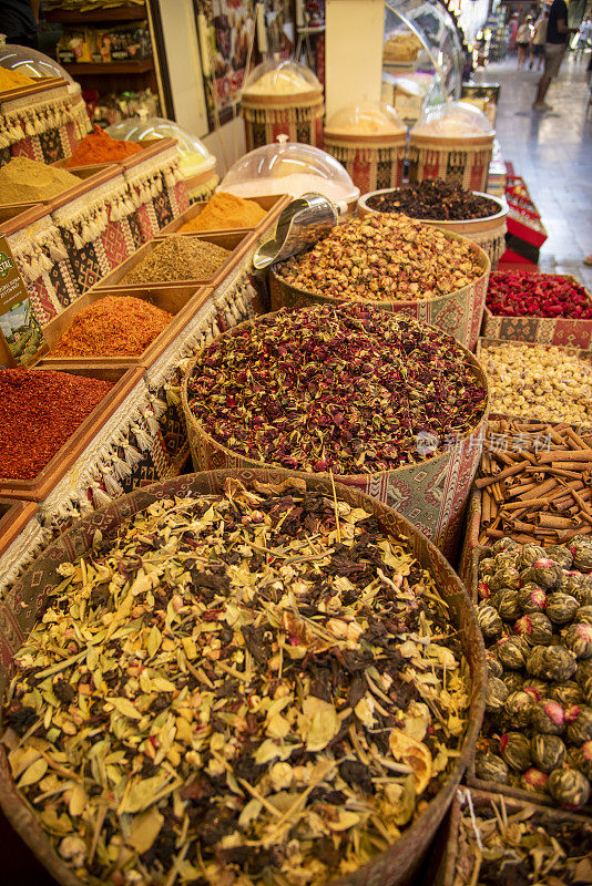 在土耳其安塔利亚Kaleiçi的集市上，Spice正在出售