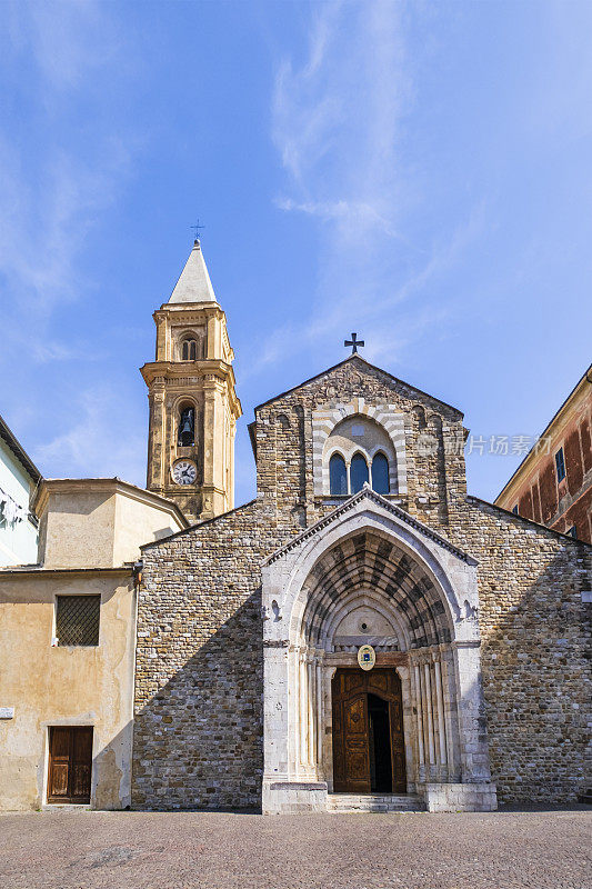文堤米利亚大教堂，可以追溯到12世纪