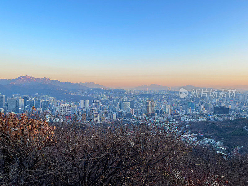 韩国首尔的冬日早晨