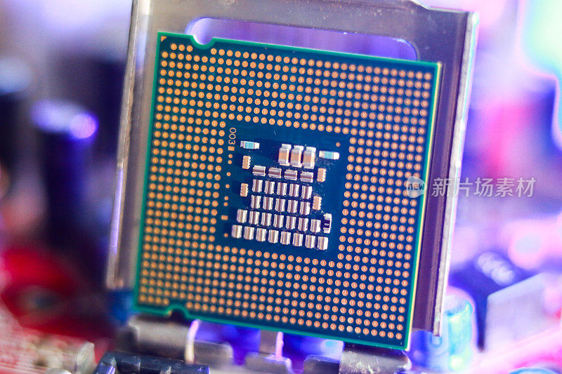 计算机电路板cbu特写蓝色背景