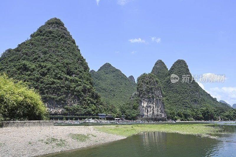 丽江沿线喀斯特峰林地貌