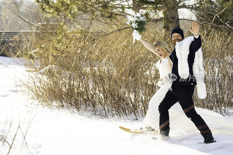 冬季婚礼穿雪鞋