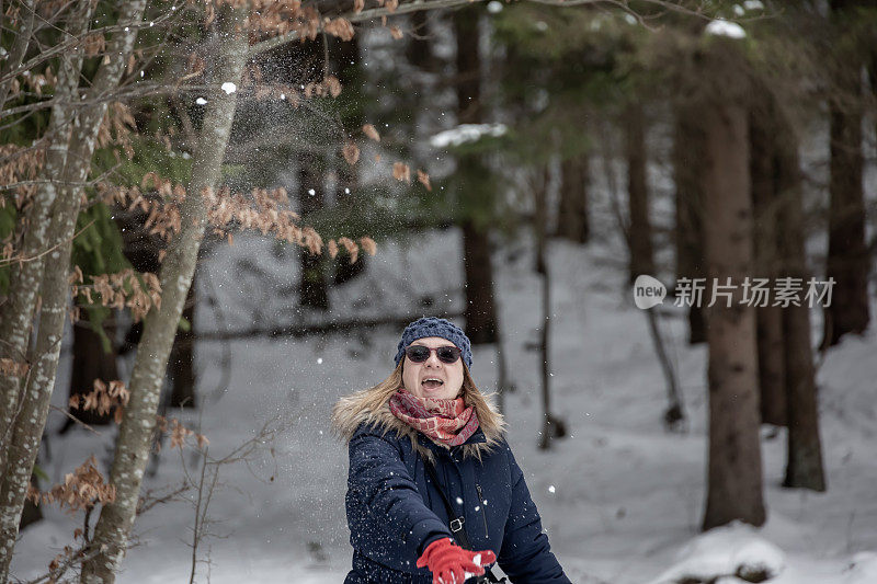 我从不错过一场新鲜的打雪仗!