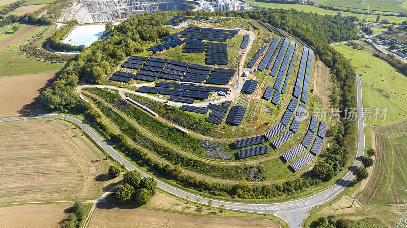 大型太阳能发电厂-鸟瞰图