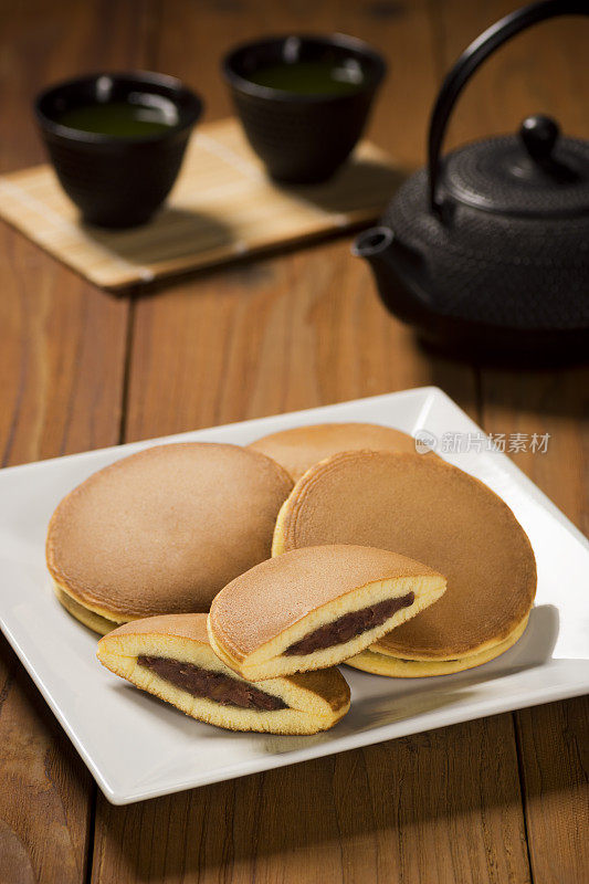 红烧或日本甜豆煎饼配茶