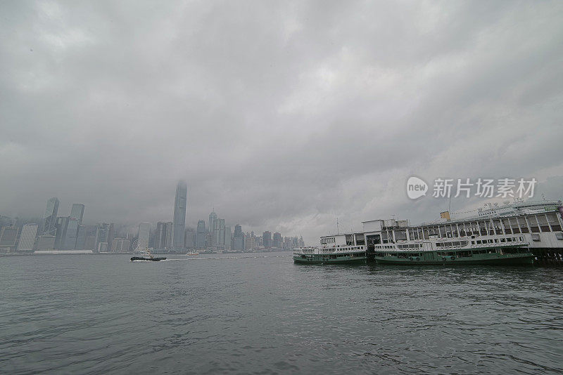 香港维多利亚港天气多雾